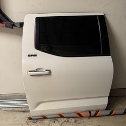 2022-25 Toyota Tundra door