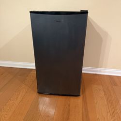 Midea Fridge With Top Freezer New 