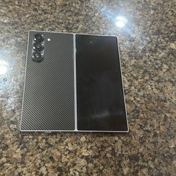 Samsung Z fold 512 factory unlocked like new with warrnaty 