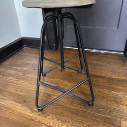 Swivel Stools 