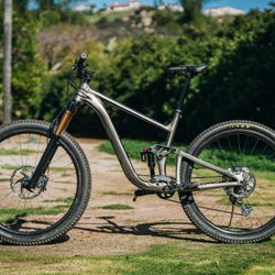 Giant Trance X (Size L) –Upgrades (Grip2 + Carbon Wheels + XX1/XTR)