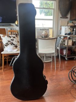 Road Runner Hard Shell Acoustic Guitar Case w/ Keys