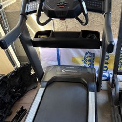 HORIZON 7.8 Treadmill. 