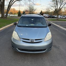 Toyota Sienna LE 2007