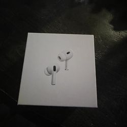 Selling A Pair Of Original Airpods Asking 180 OBO 200 In Store Plus Tax 
