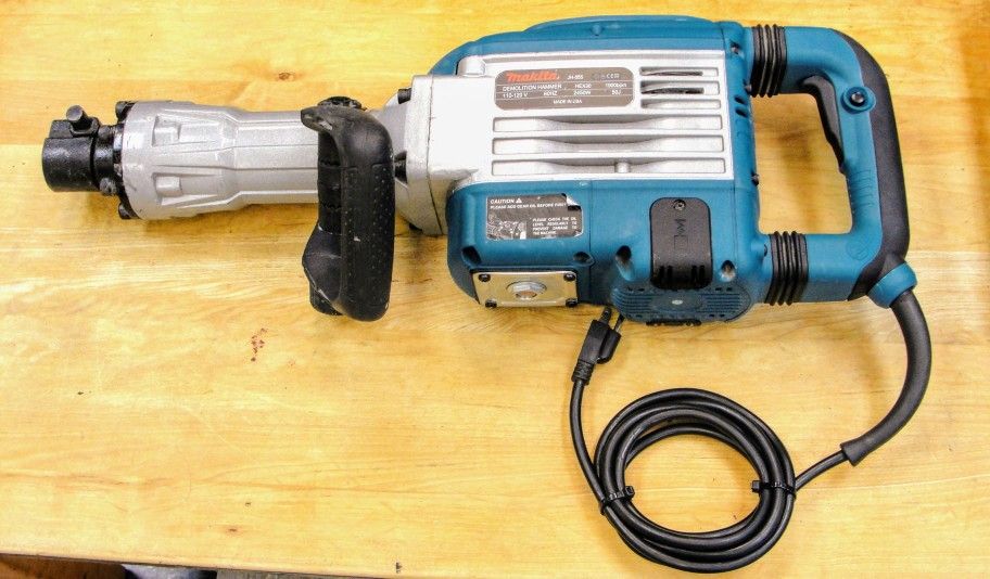 MAKITA JH 555 45 LBS DEMOLITION HAMMER