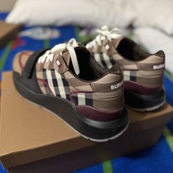 Burberry Shoes Brand New 800$