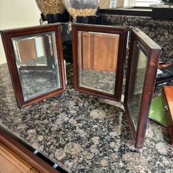 Mirror/vanity Antique 