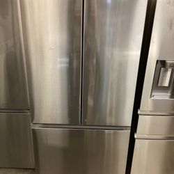 Samsung Refrigerator 32” Wide Counter Depth 25” Depth/70” Height