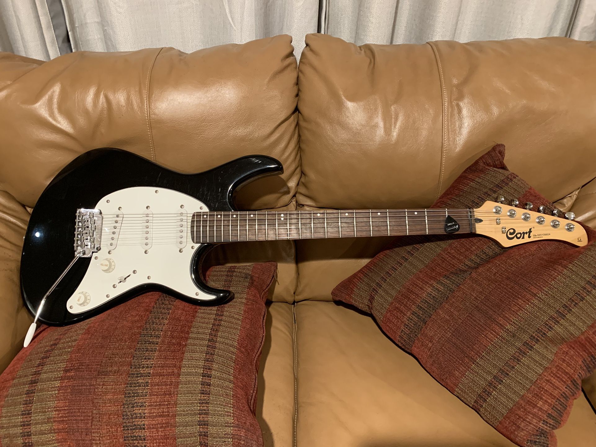 CORT SOLID BODY ELECTRIC GUITAR