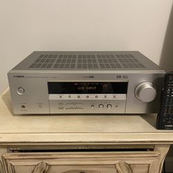 Yamaha Receiver Stereo, Excellent Condition With remote Control