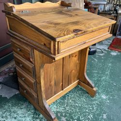 Child’s / Kid Desk