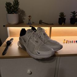 Nike Air Max 270 White/Black – Clean – Comfortable