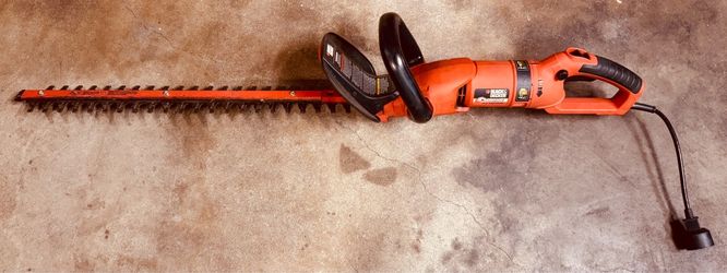 Black & Decker 24-in Corded Electric Hedge Trimmer