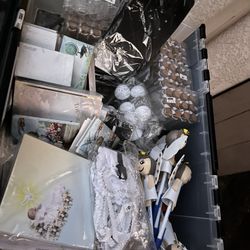 Mucho material y recuerditos nuevos!!