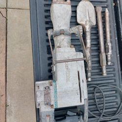 MAKITA JACK HAMMER USED IN GOOD CONDITION 