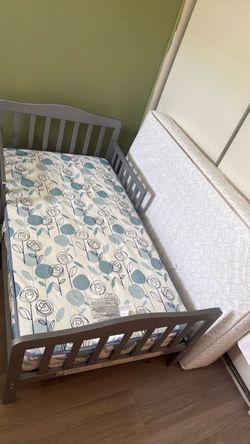 Gray Toddler Bed with Mattress