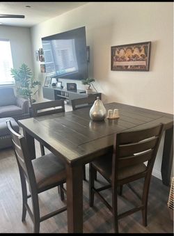 Kitchen dining table