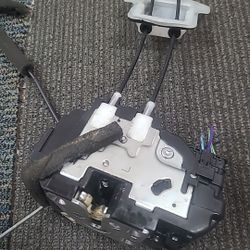 Nissan Murano OEM Front Right Driver door Latch Actuator  03-07