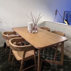 Solid wood rubber Tree Modern Rectangle Dining Table for 4 Or  6 