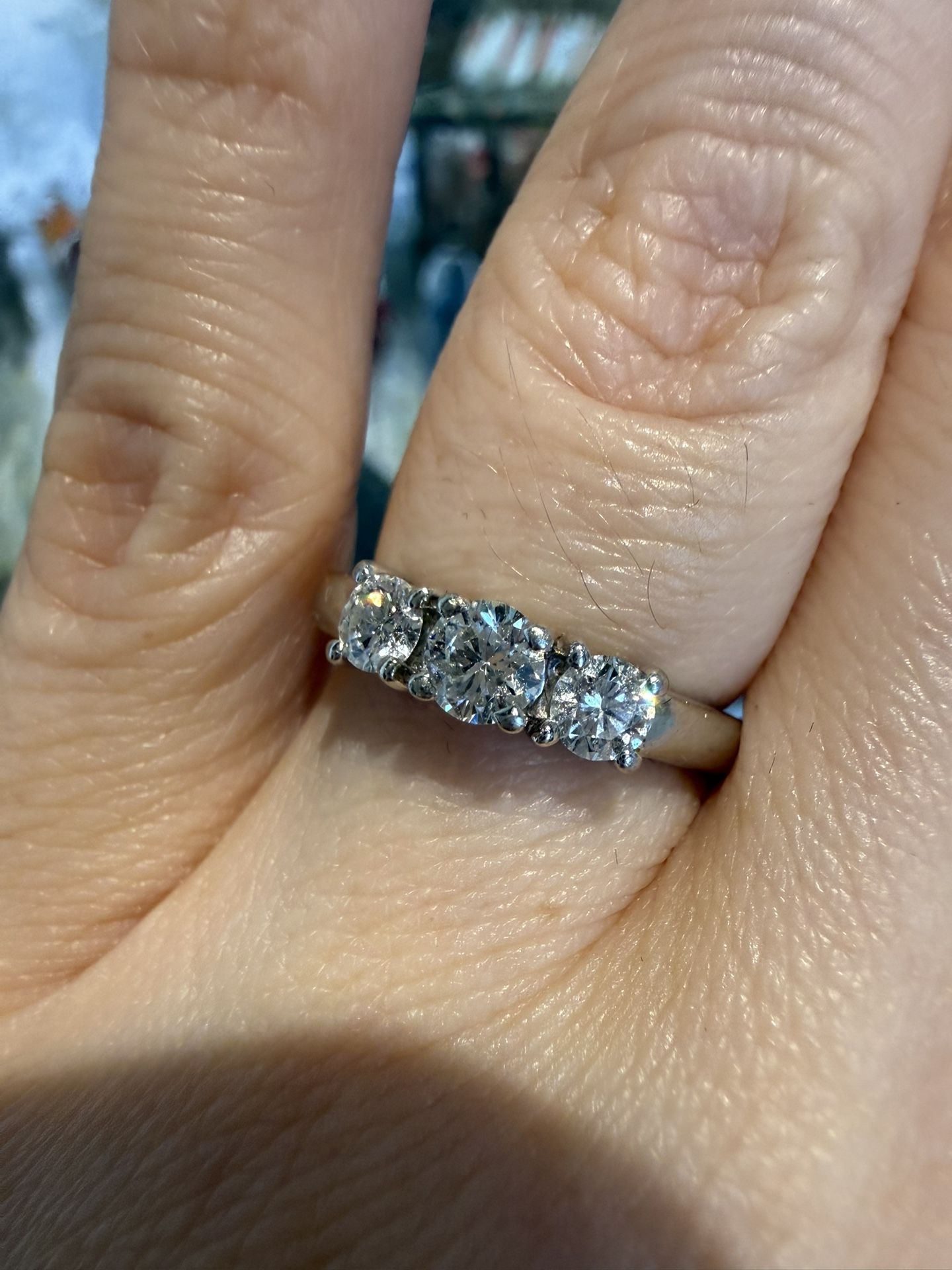 14K White Gold Natural Diamonds Beautiful Ring Band