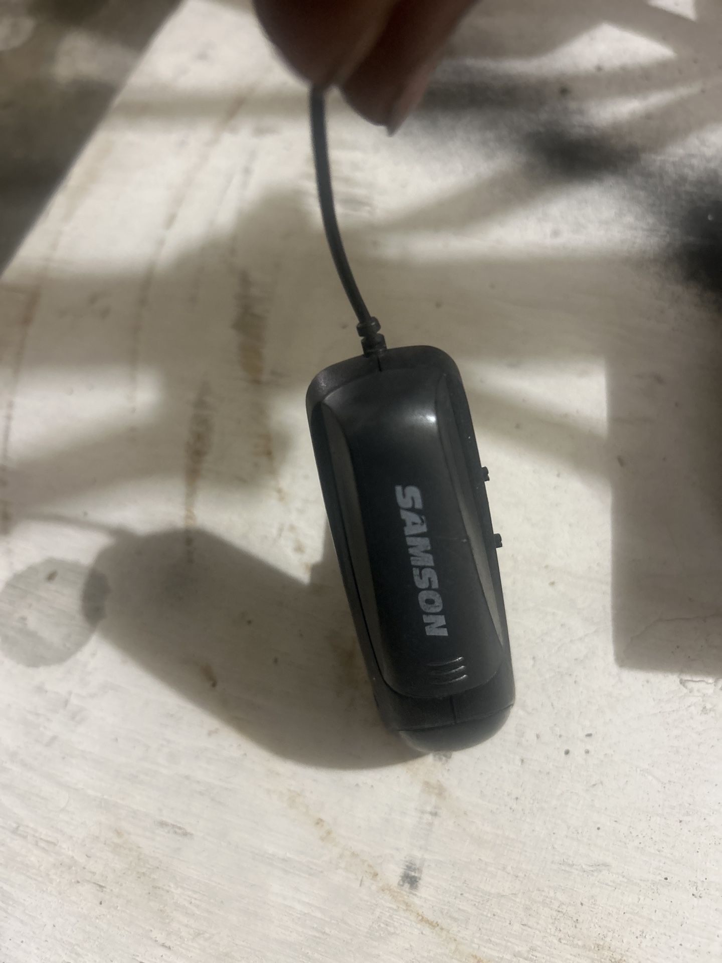 Samson AG8 UHF Transmitter – Guitar/Bass Wireless Plug-In