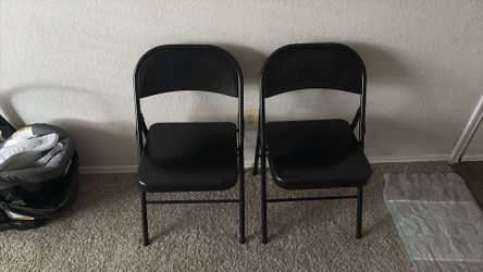 1 small folding wooden tea table and 2 folding metal chairs