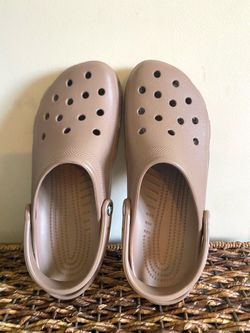 NEW Crocs Men’s Size M12 Moss Color