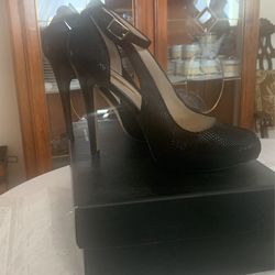 Heels like New Size 7.5 M