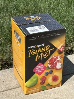 NEW - Wine Making Kit - Winexpert Island Mist Strawberry Watermelon