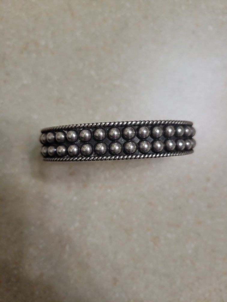 Vintage Sterling Silver Bracelet. Weight Is 28.1 Grams