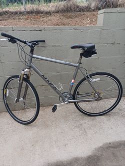 MARIN hibry size 700 Frame 23 Speed24