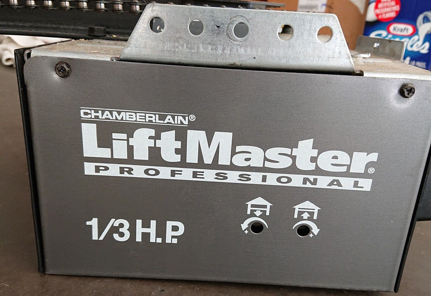Chamberlain LIFTMASTER Pro 1/3 HP chaindrive garage door opener with