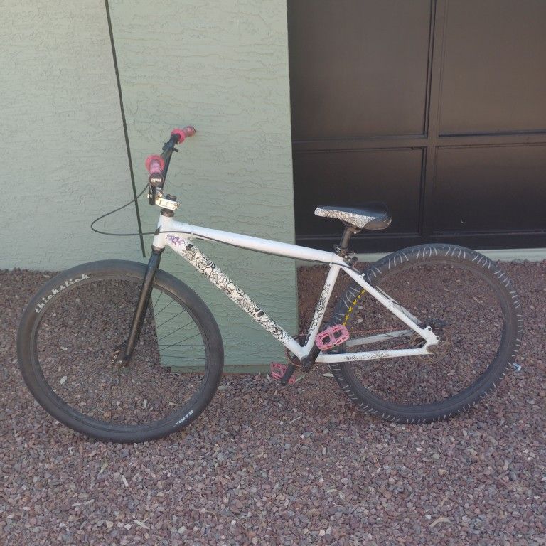 Throne Goon Chad White29er