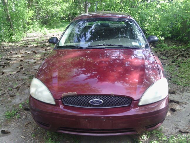 2004 Ford Taurus