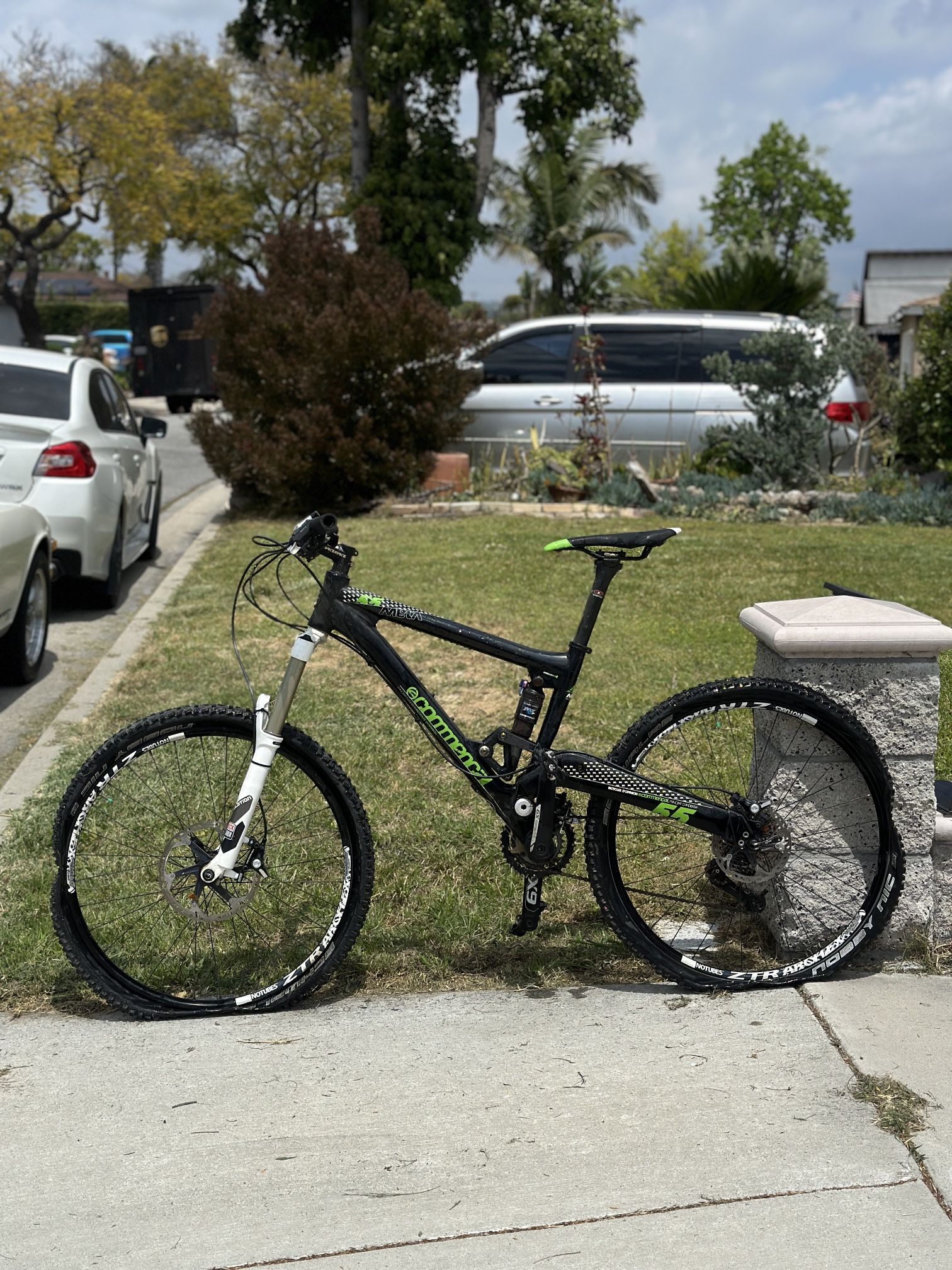 Carbon Fiber Custom Mountain Bike