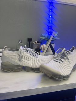 Nike Air VaporMax Size 11.5 Men’s White/Gray Low Top Lace-Up Athletic Sneakers