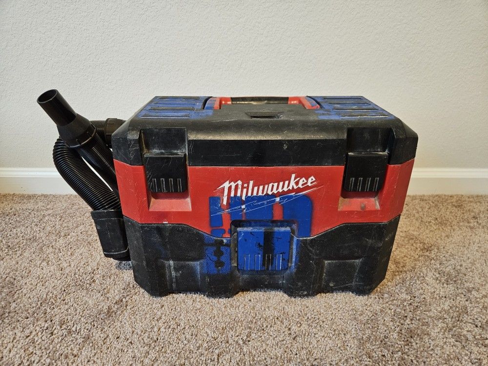 Milwaukee M18 Shop Vacuum