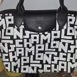 Longchamp Le Pliage Neo LGP Logo Top Handle Bag S White/Black

Description

Condition: [[New]]

Product Name: LONGCHAMP Le Pliage Neo S LPG 3 Way Tote