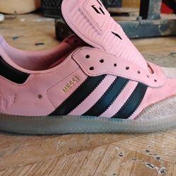 Adidas pink messi