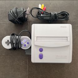 Super Nintendo Super Nes Control Deck Model SNS-101 With One Controller.