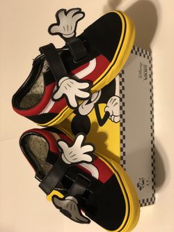 Disney vans old Skool v Mickey hugs