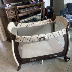 Graco play pen