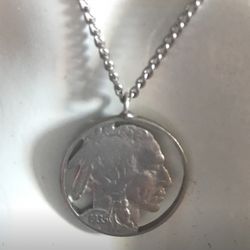 Vintage 1936 Indian Head Carved Coin Pendant Chocker Necklace
