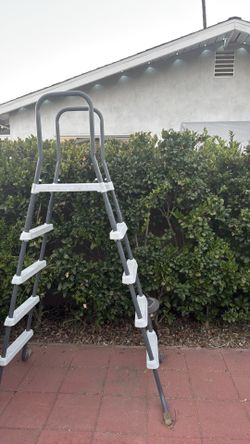 Intex 52" Pool Ladder