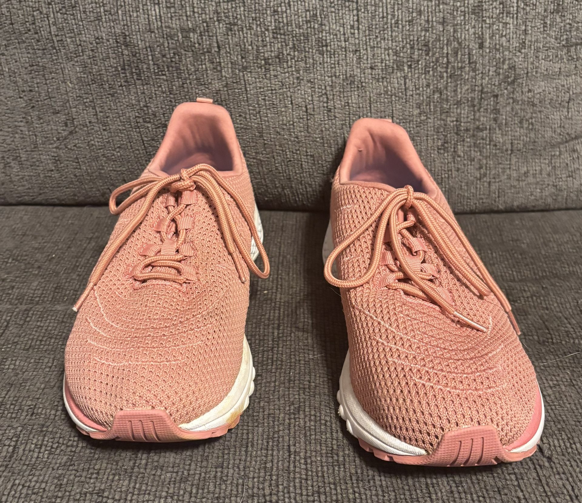 Women’s Size 10 Propet Sneakers