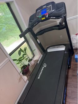 Nautilus T618 Treadmill - Like New (Verified NOT Part of Recall)