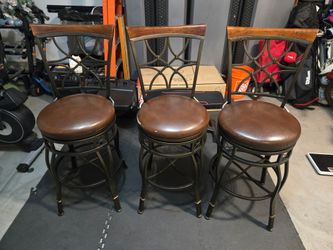 3 bar stools