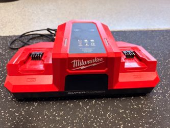 Milwaukee M18 Dual Bay Supercharger