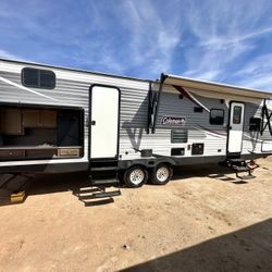 2019 36ft COLEMAN FORSALE 2 Slides